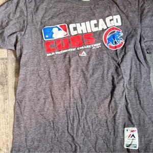 Chicago Cubs‎ Gray T-Shirt NWOT size large Majestic T shirt Triple Peak